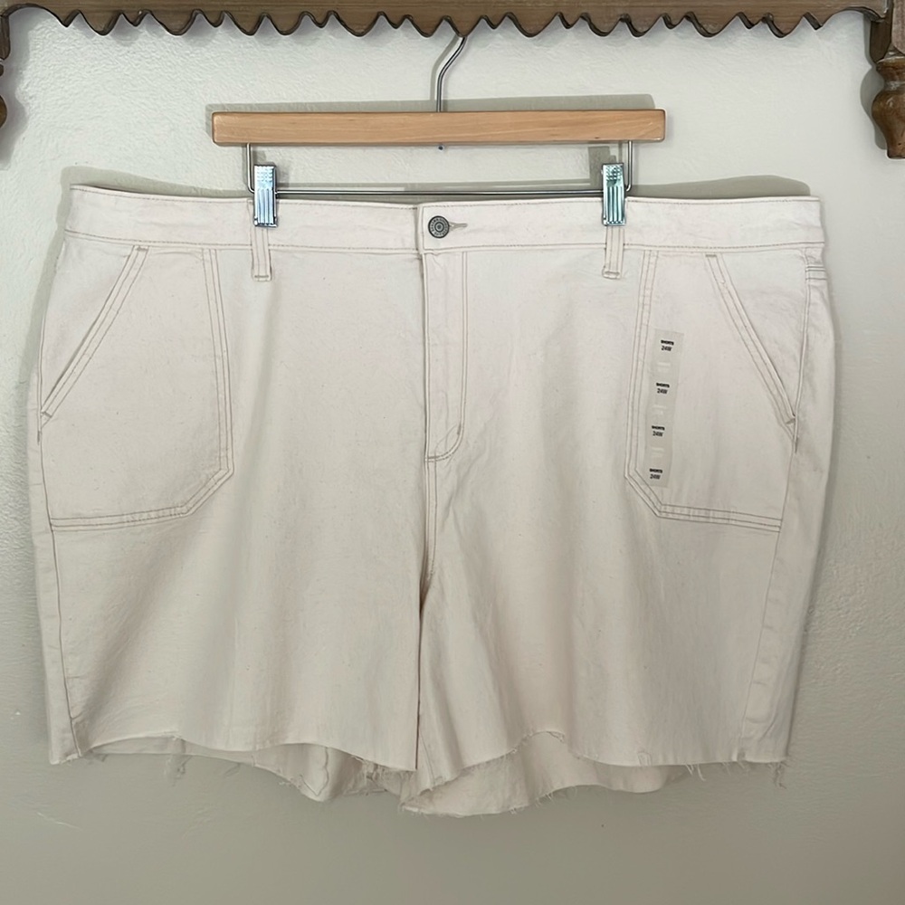 NWT Sonoma High Rise Shorts. 24W